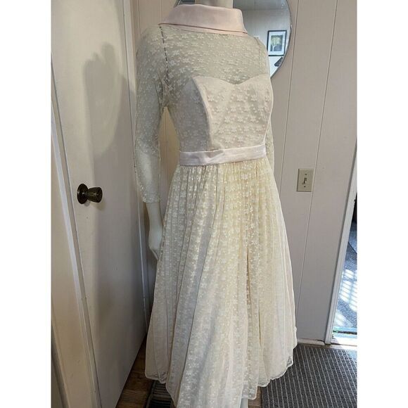 Unique Vintage Womens Large Peach Ivory Lace V-Back Formal Wedding Dress NWT - Picture 4 of 13